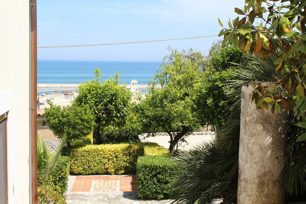 Albergo Villa Vittoria 로디가르가니코 외부 사진