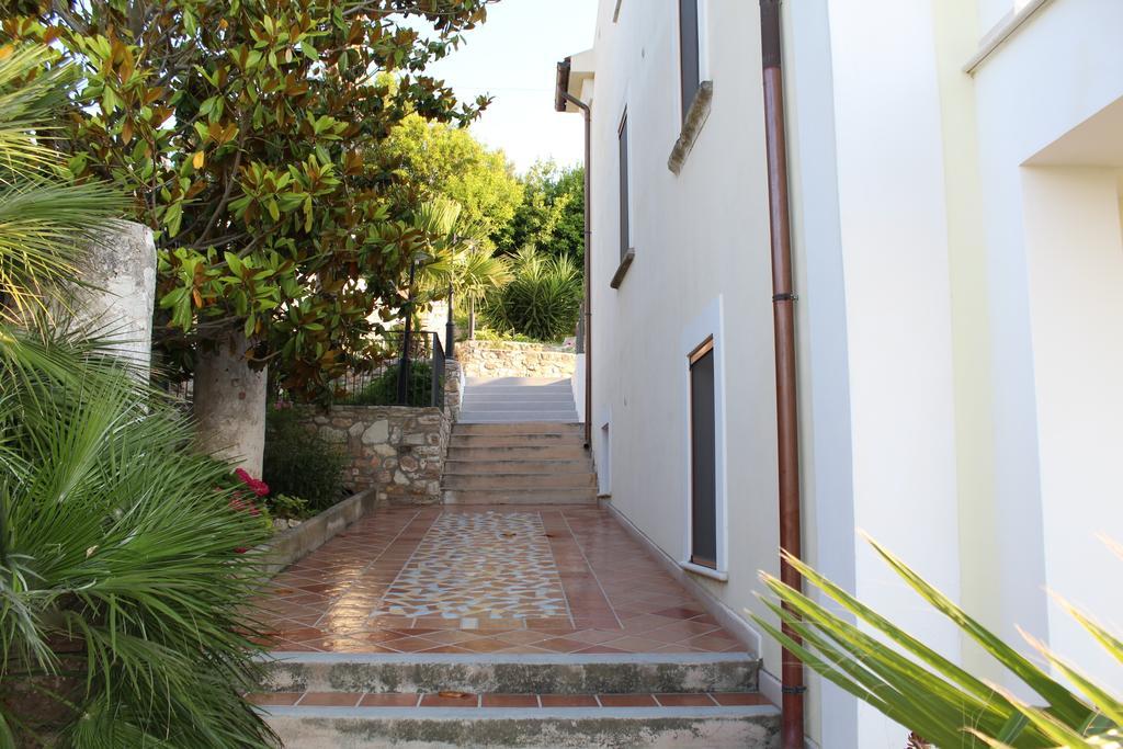 Albergo Villa Vittoria 로디가르가니코 외부 사진