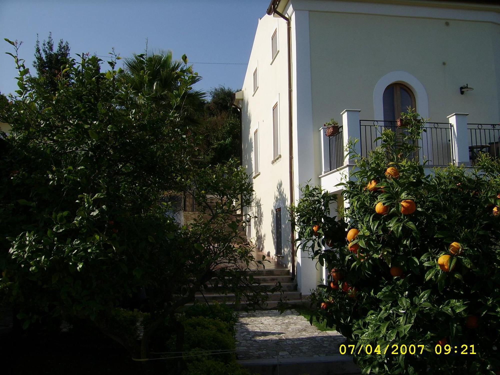 Albergo Villa Vittoria 로디가르가니코 외부 사진