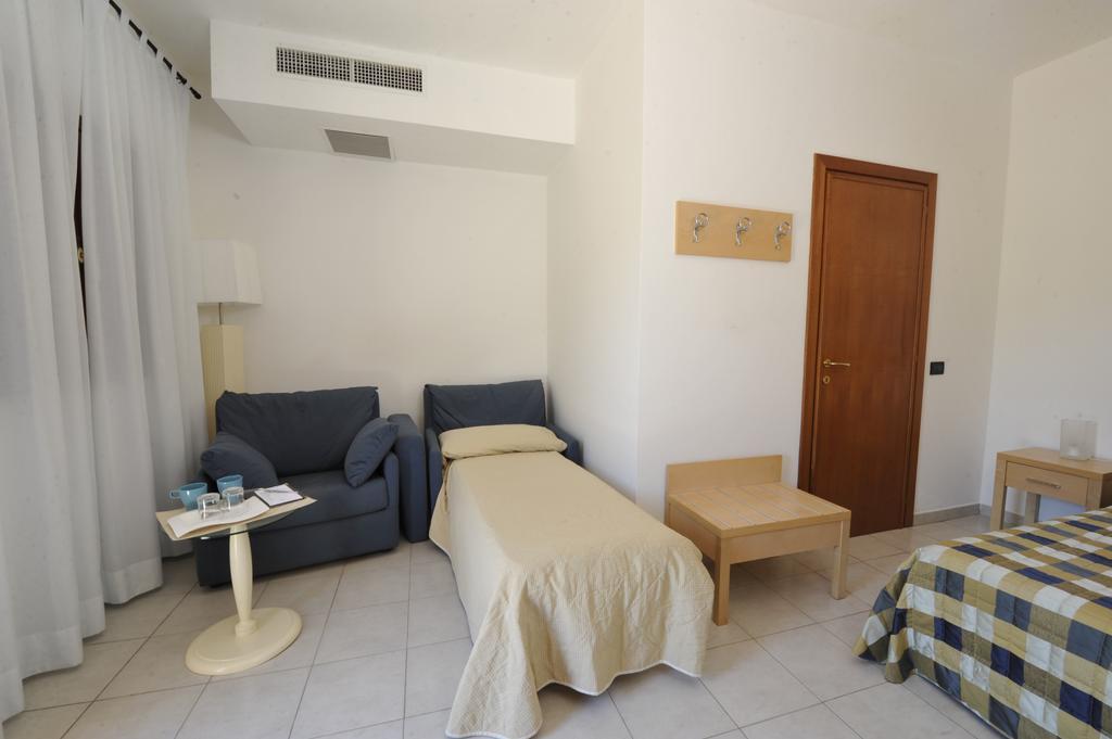 Albergo Villa Vittoria 로디가르가니코 외부 사진
