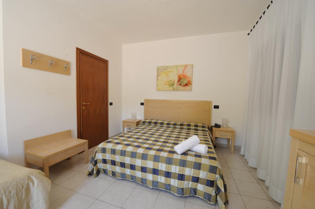 Albergo Villa Vittoria 로디가르가니코 외부 사진