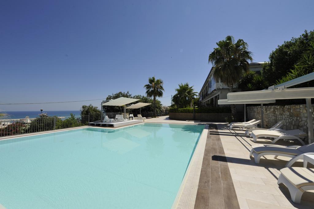 Albergo Villa Vittoria 로디가르가니코 외부 사진