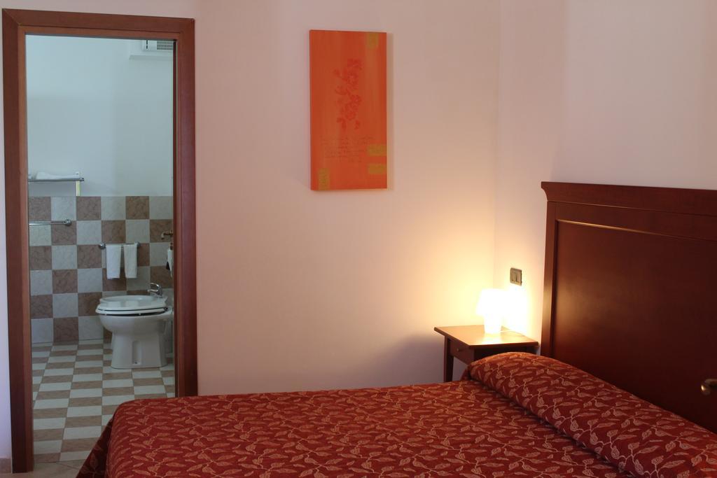 Albergo Villa Vittoria 로디가르가니코 외부 사진