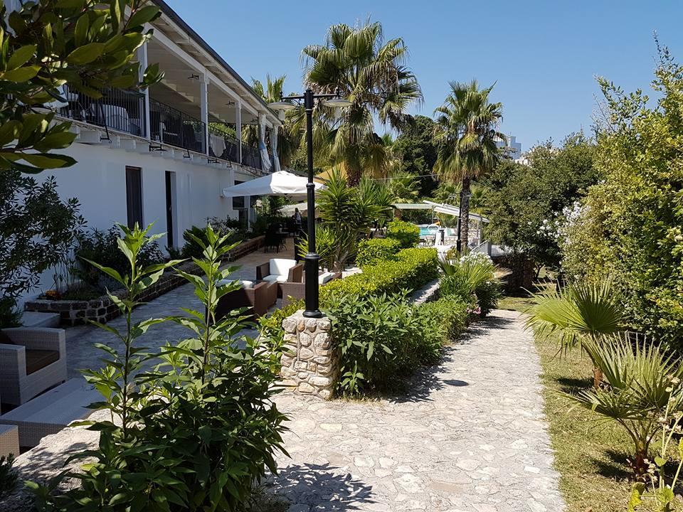 Albergo Villa Vittoria 로디가르가니코 외부 사진
