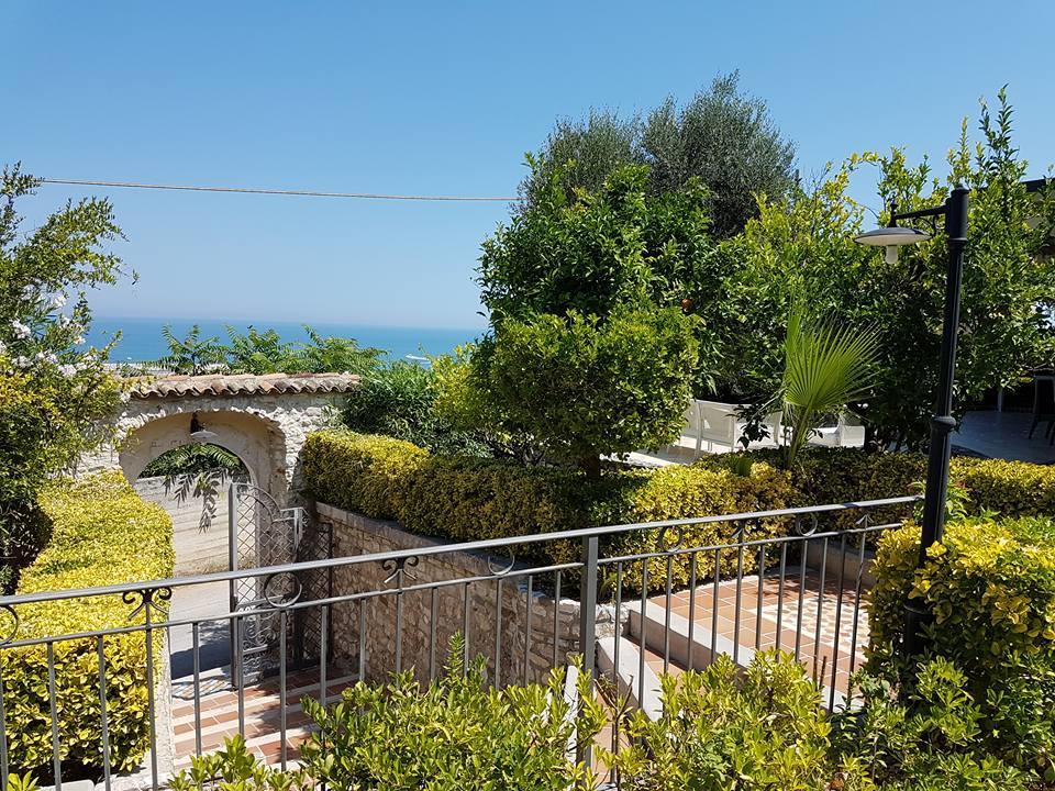 Albergo Villa Vittoria 로디가르가니코 외부 사진