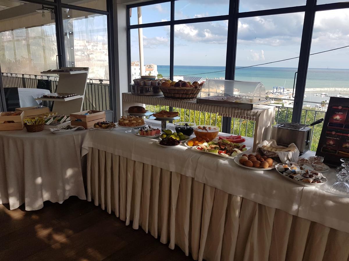 Albergo Villa Vittoria 로디가르가니코 외부 사진