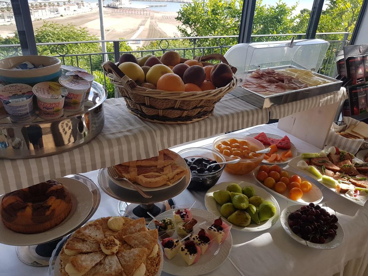 Albergo Villa Vittoria 로디가르가니코 외부 사진